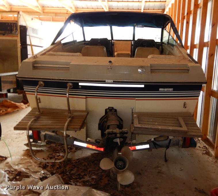 image for item EO9736 1986 Cobalt boat