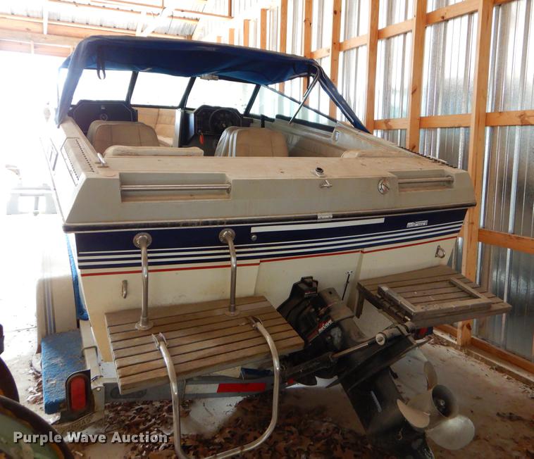 image for item EO9736 1986 Cobalt boat