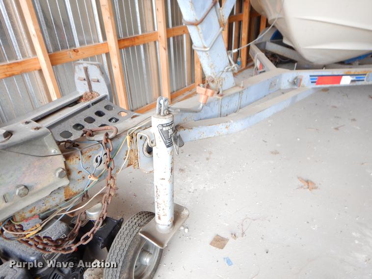 image for item EO9736 1986 Cobalt boat