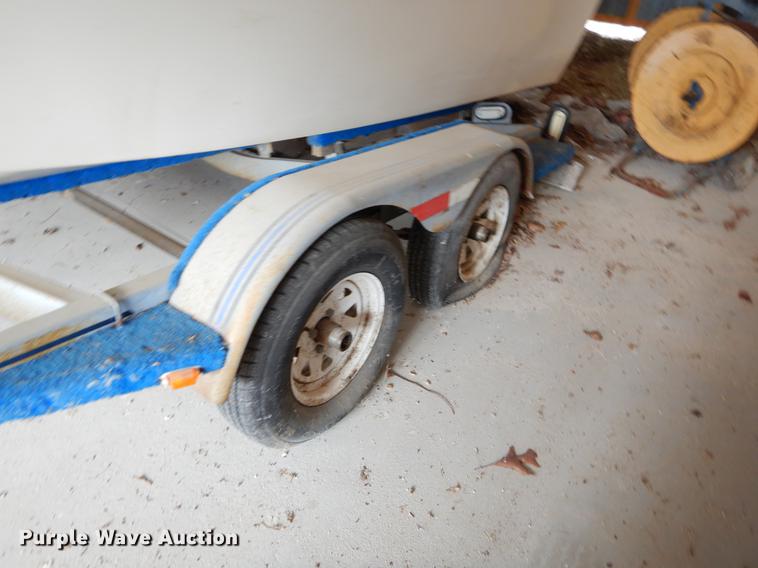 image for item EO9736 1986 Cobalt boat