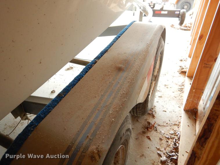 image for item EO9736 1986 Cobalt boat