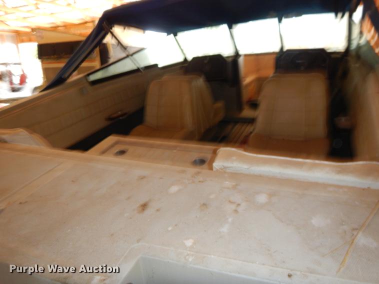 image for item EO9736 1986 Cobalt boat