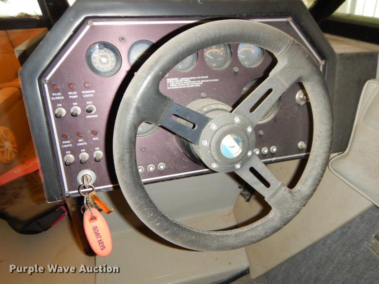 image for item EO9736 1986 Cobalt boat