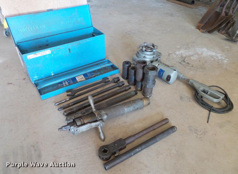 image for item EP9539 Mueller D-5 tapping machine