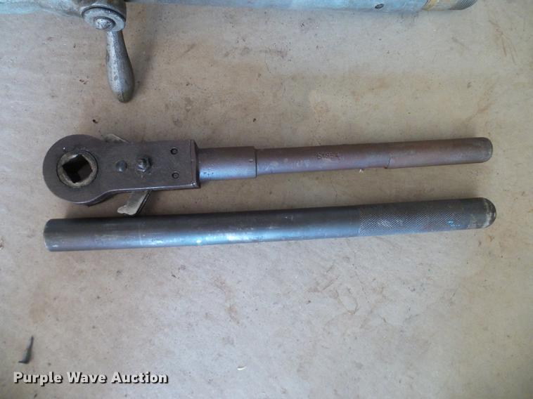 image for item EP9539 Mueller D-5 tapping machine