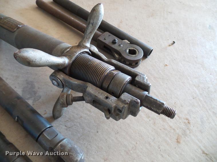 image for item EP9539 Mueller D-5 tapping machine