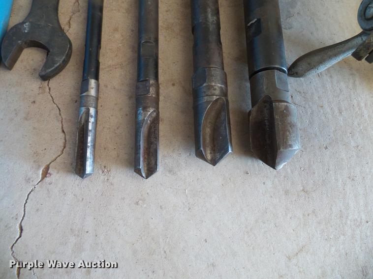 image for item EP9539 Mueller D-5 tapping machine