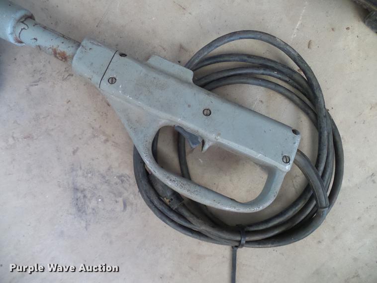 image for item EP9539 Mueller D-5 tapping machine