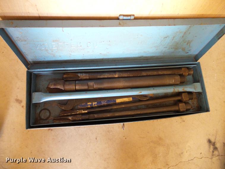 image for item EP9539 Mueller D-5 tapping machine