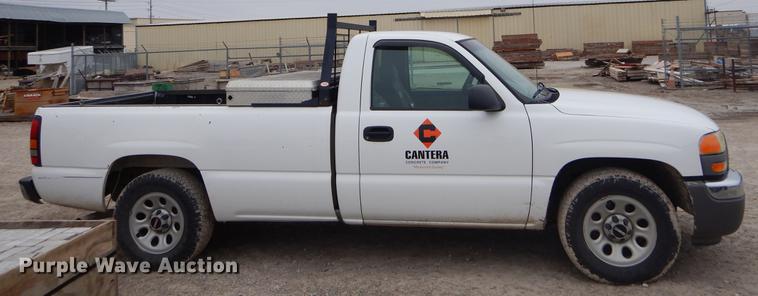 image for item ER9292 2006 GMC Sierra 1500 pickup truck