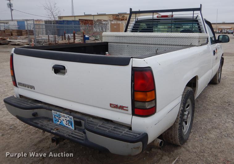 image for item ER9292 2006 GMC Sierra 1500 pickup truck
