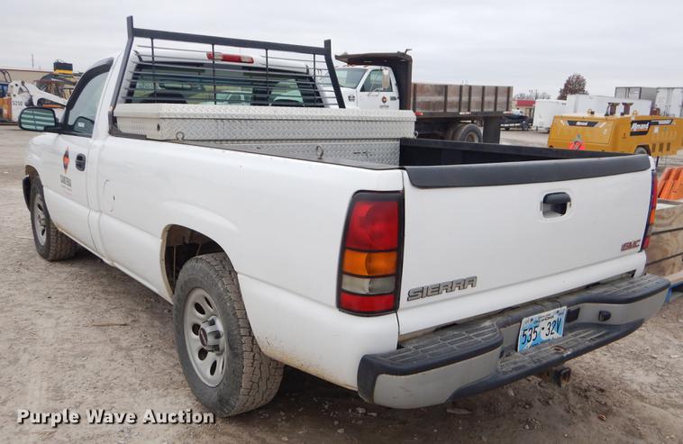 image for item ER9292 2006 GMC Sierra 1500 pickup truck