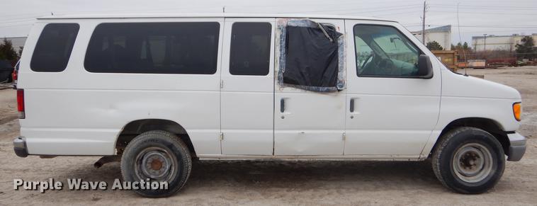 image for item ER9293 2003 Ford E350 Super Duty XLT van