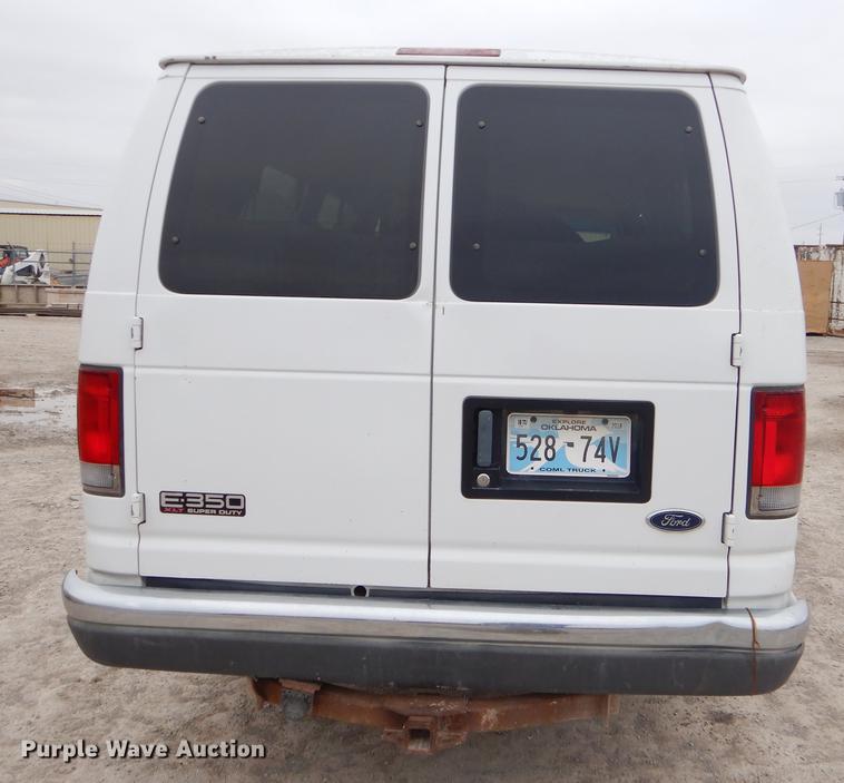 image for item ER9293 2003 Ford E350 Super Duty XLT van