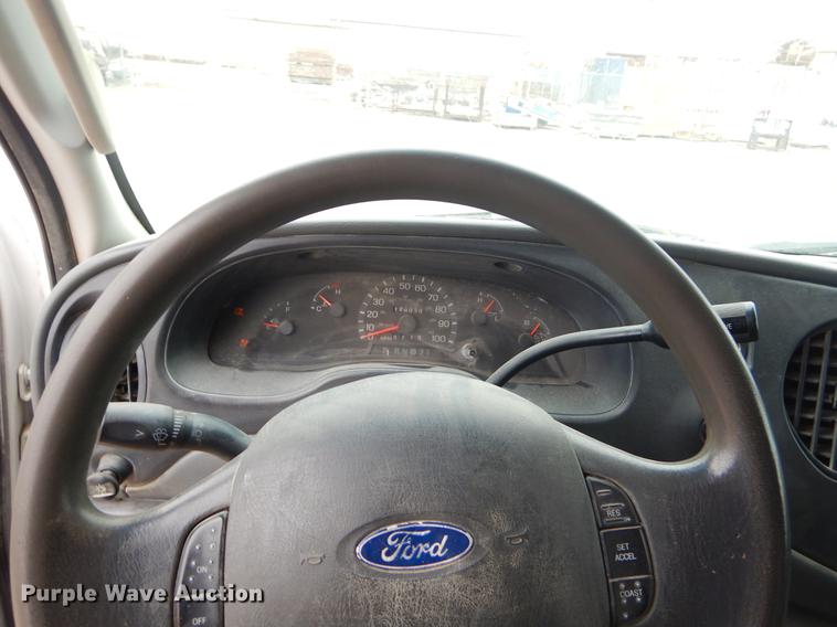image for item ER9293 2003 Ford E350 Super Duty XLT van
