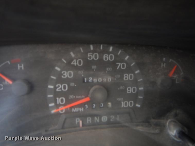 image for item ER9293 2003 Ford E350 Super Duty XLT van