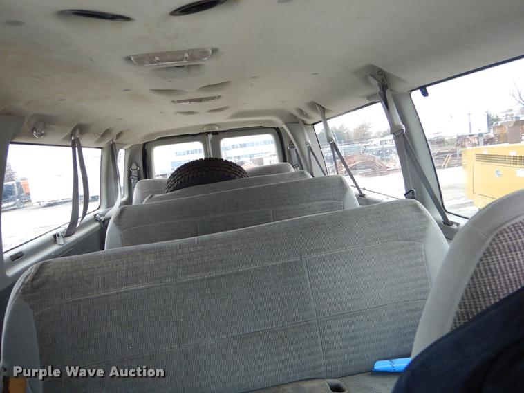 image for item ER9293 2003 Ford E350 Super Duty XLT van