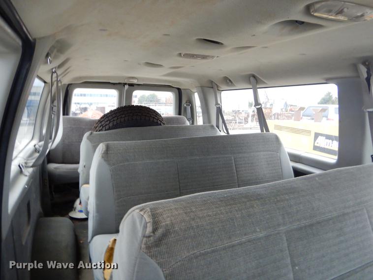 image for item ER9293 2003 Ford E350 Super Duty XLT van