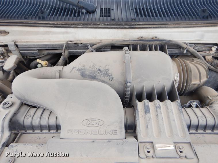 image for item ER9293 2003 Ford E350 Super Duty XLT van