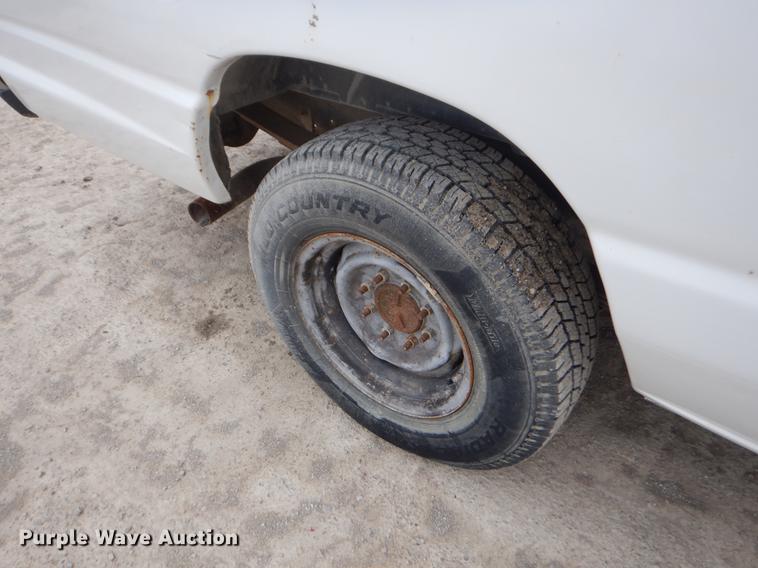 image for item ER9293 2003 Ford E350 Super Duty XLT van