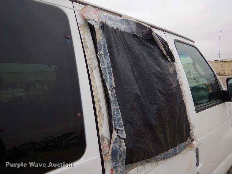 image for item ER9293 2003 Ford E350 Super Duty XLT van