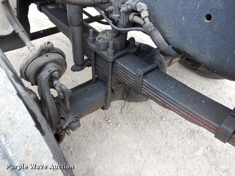 image for item ER9306 2001 Freightliner FL70 truck cab and chassis