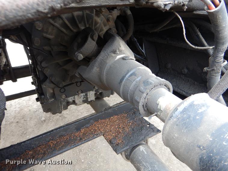 image for item ER9306 2001 Freightliner FL70 truck cab and chassis