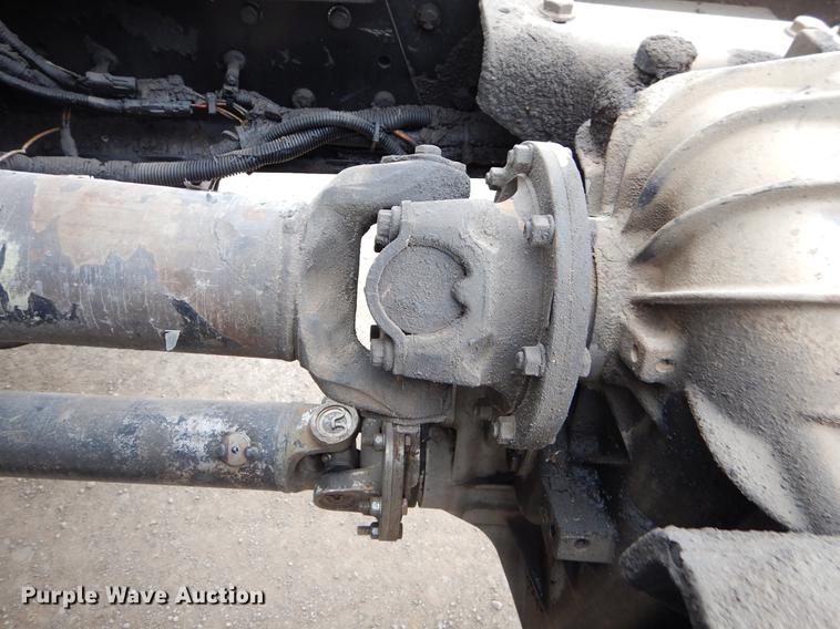 image for item ER9306 2001 Freightliner FL70 truck cab and chassis