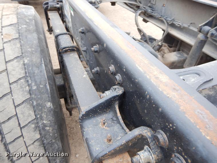 image for item ER9306 2001 Freightliner FL70 truck cab and chassis