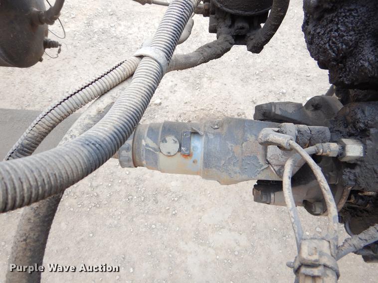 image for item ER9306 2001 Freightliner FL70 truck cab and chassis