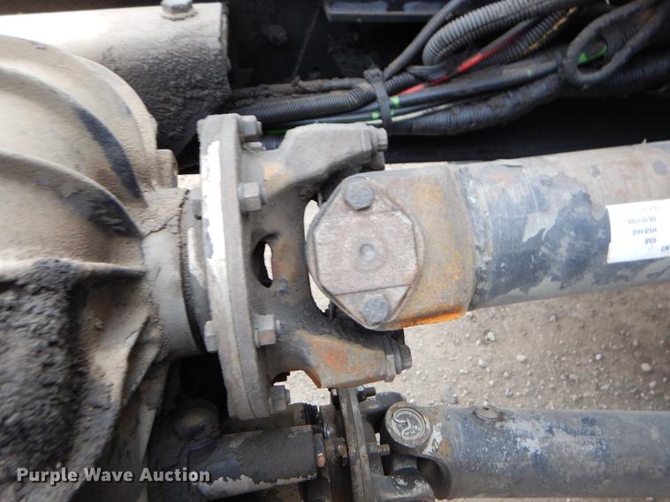 image for item ER9306 2001 Freightliner FL70 truck cab and chassis