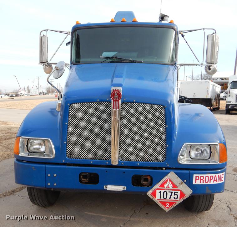 image for item ER9326 2005 Kenworth T300 propane fuel truck