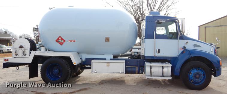 image for item ER9326 2005 Kenworth T300 propane fuel truck
