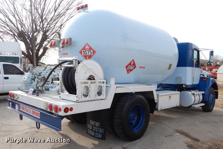 image for item ER9326 2005 Kenworth T300 propane fuel truck