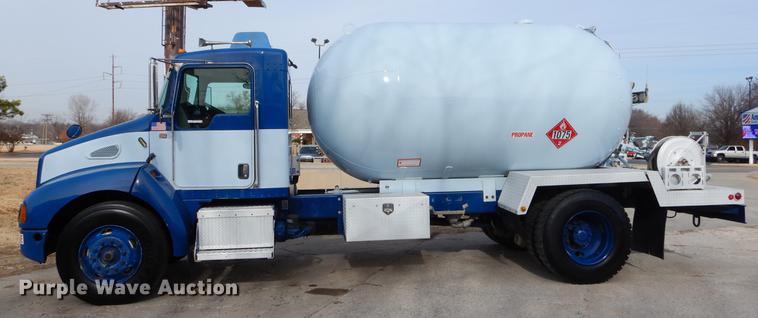 image for item ER9326 2005 Kenworth T300 propane fuel truck