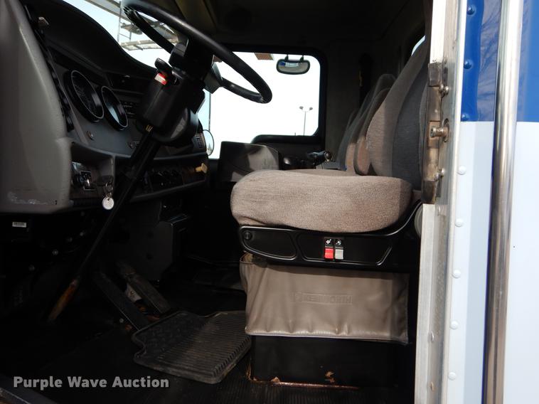 image for item ER9326 2005 Kenworth T300 propane fuel truck