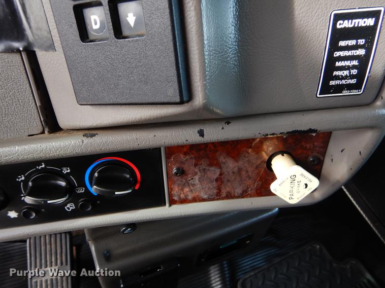 image for item ER9326 2005 Kenworth T300 propane fuel truck