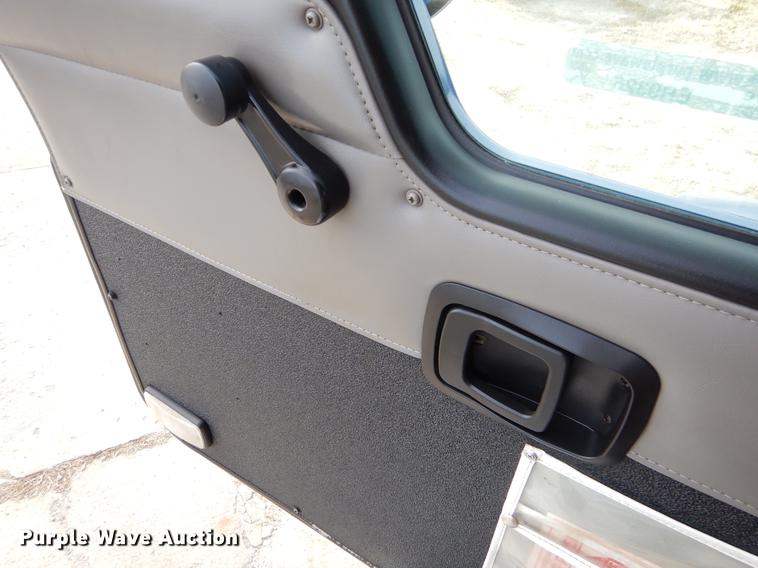 image for item ER9326 2005 Kenworth T300 propane fuel truck