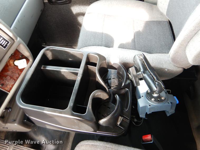 image for item ER9326 2005 Kenworth T300 propane fuel truck