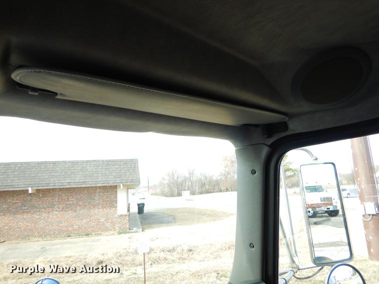 image for item ER9326 2005 Kenworth T300 propane fuel truck