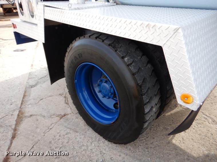 image for item ER9326 2005 Kenworth T300 propane fuel truck