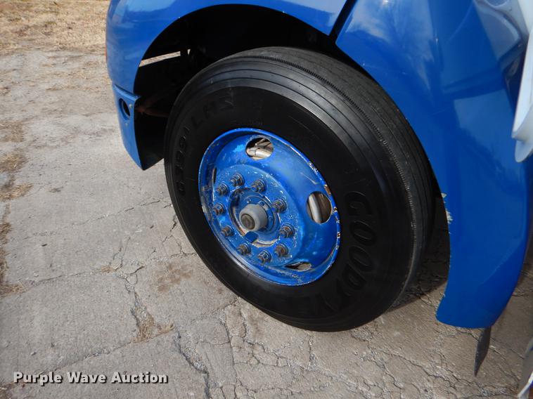 image for item ER9326 2005 Kenworth T300 propane fuel truck