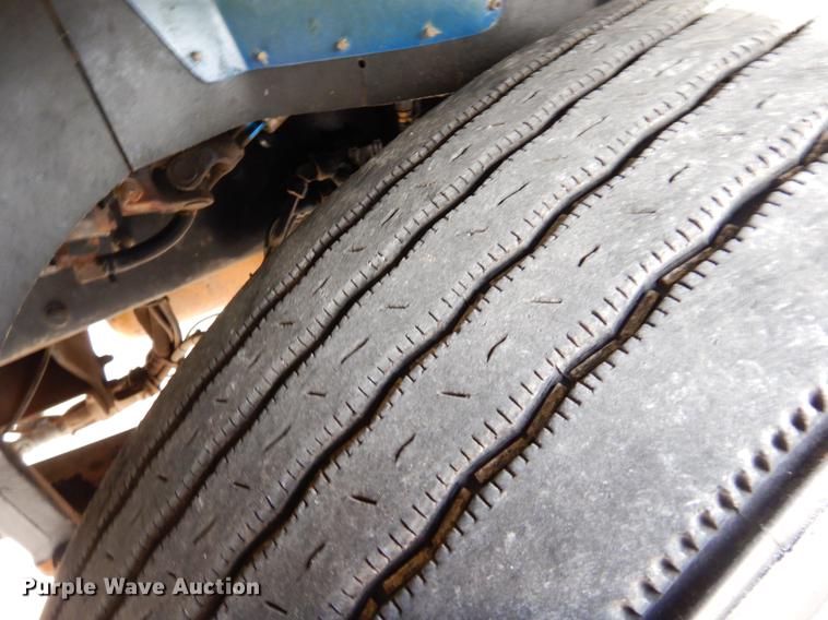 image for item ER9326 2005 Kenworth T300 propane fuel truck