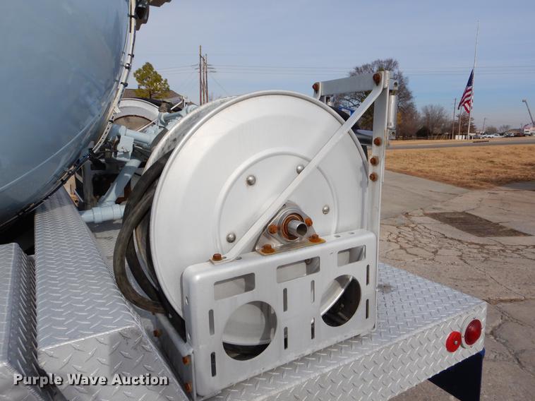 image for item ER9326 2005 Kenworth T300 propane fuel truck