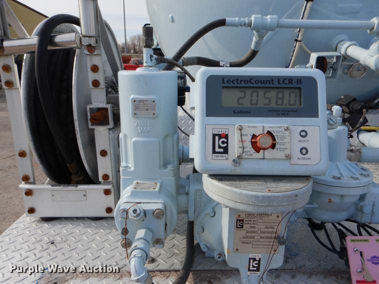 image for item ER9326 2005 Kenworth T300 propane fuel truck