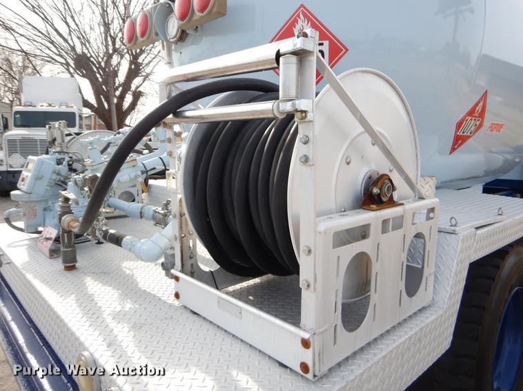 image for item ER9326 2005 Kenworth T300 propane fuel truck