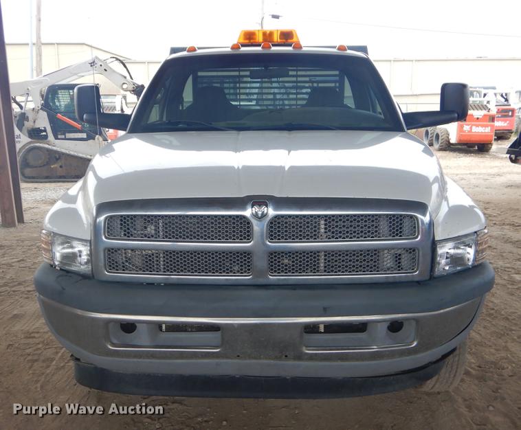 image for item EW9531 2002 Dodge Ram 3500 Laramie SLT flatbed pickup truck