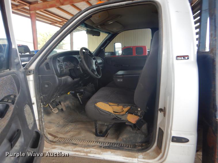 image for item EW9531 2002 Dodge Ram 3500 Laramie SLT flatbed pickup truck