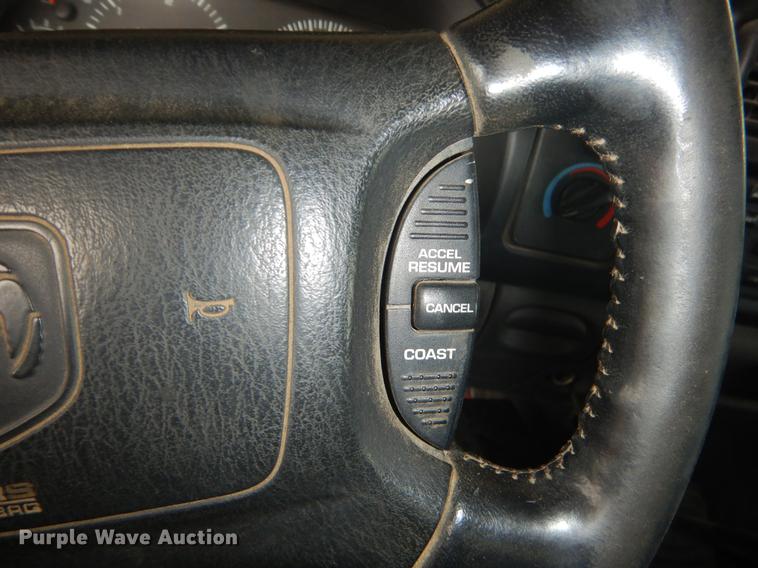 image for item EW9531 2002 Dodge Ram 3500 Laramie SLT flatbed pickup truck