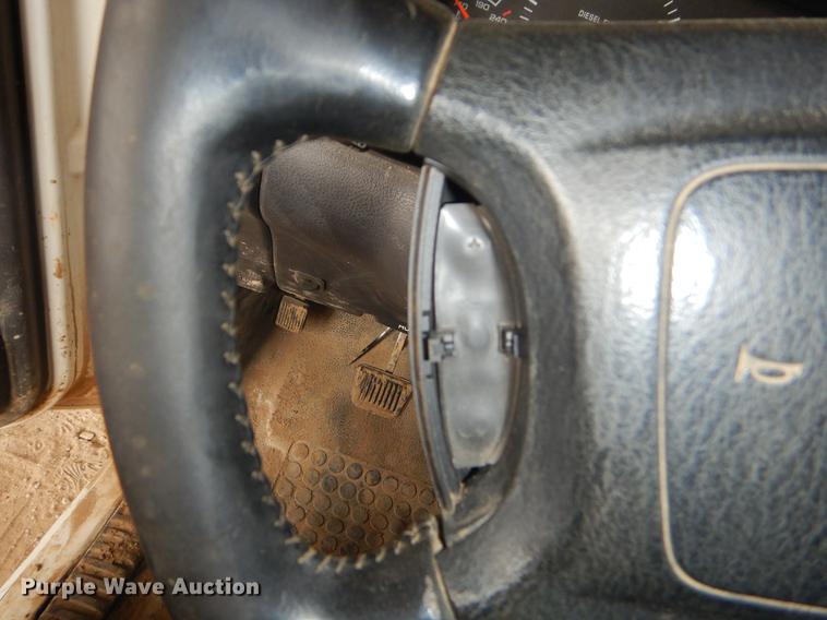 image for item EW9531 2002 Dodge Ram 3500 Laramie SLT flatbed pickup truck